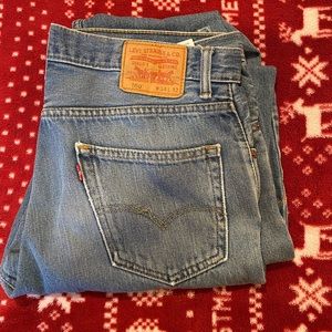 Levis 550